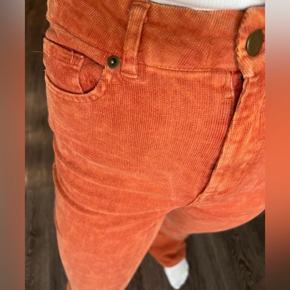 Corduroy Burnt Orange Flare Plant in Small (26” waist) - Picture 8 of 8
